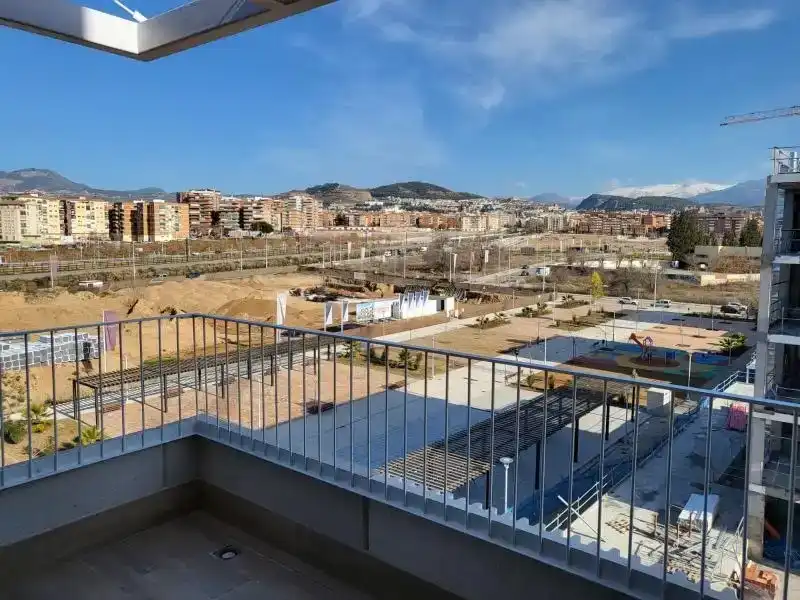 Terrasse von Wohnung zur Miete in Granada mit Klimaanlage, Privatgarten und Parkett