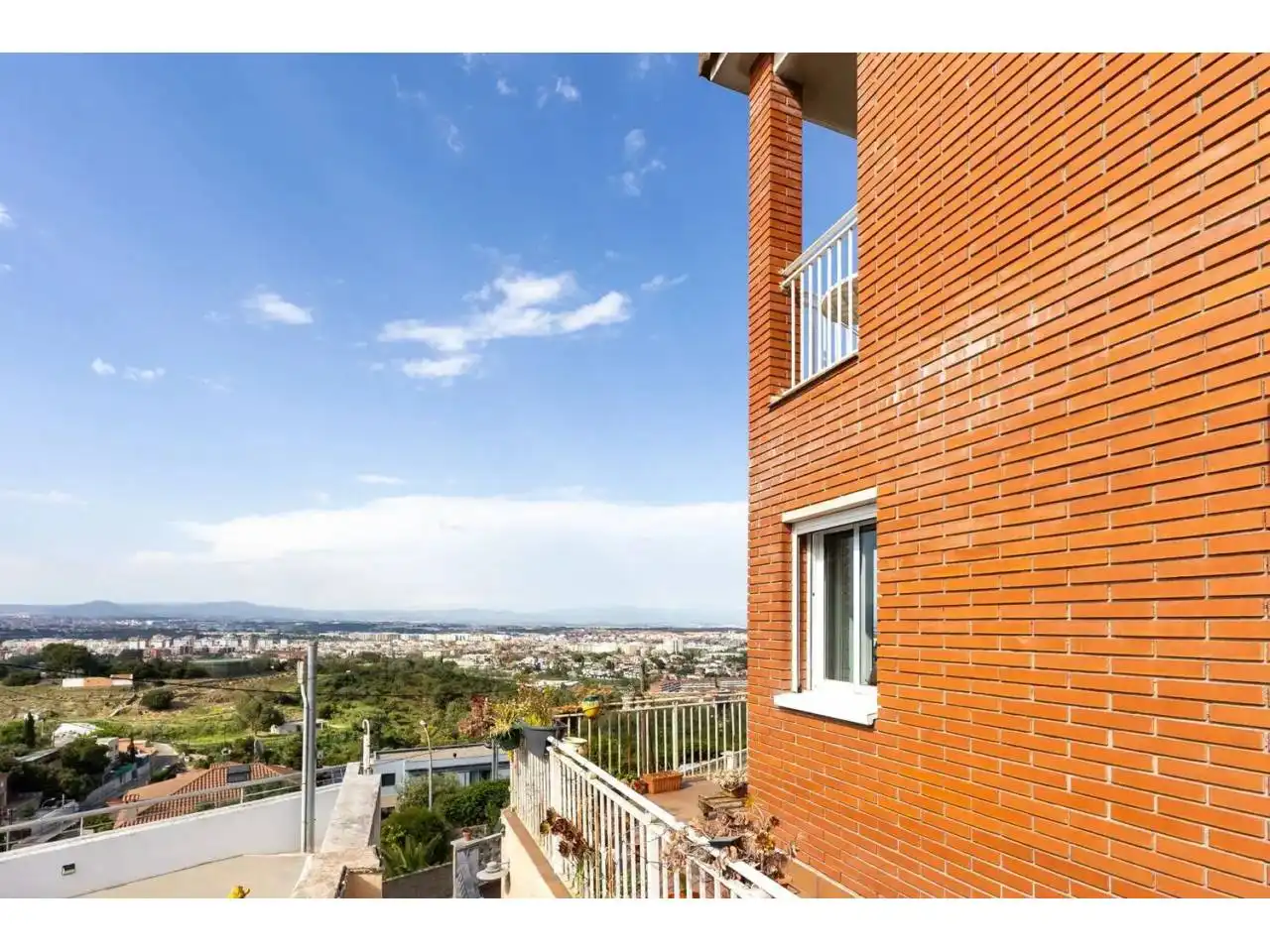 Chalet con jardín en venta en Calle Sentmenat 30, imagen 4