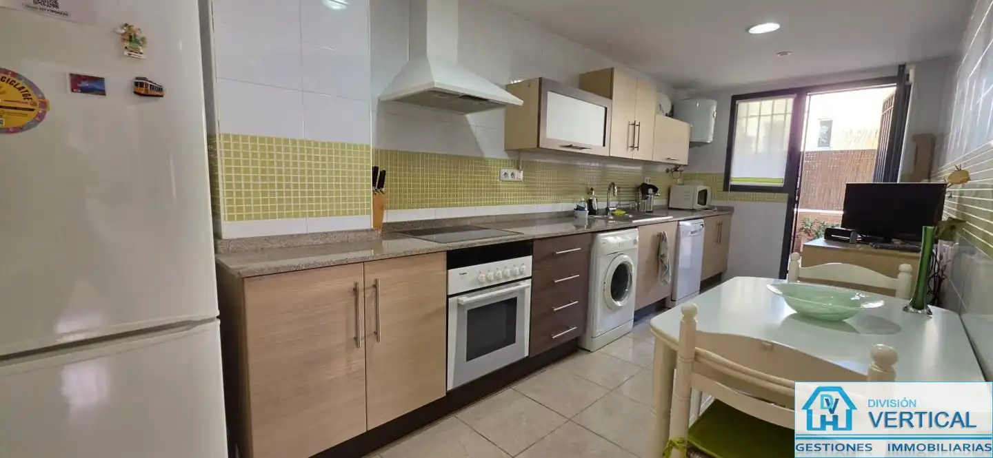 Cocina de Planta baja de alquiler en Paterna con Aire acondicionado, Calefacción y Terraza