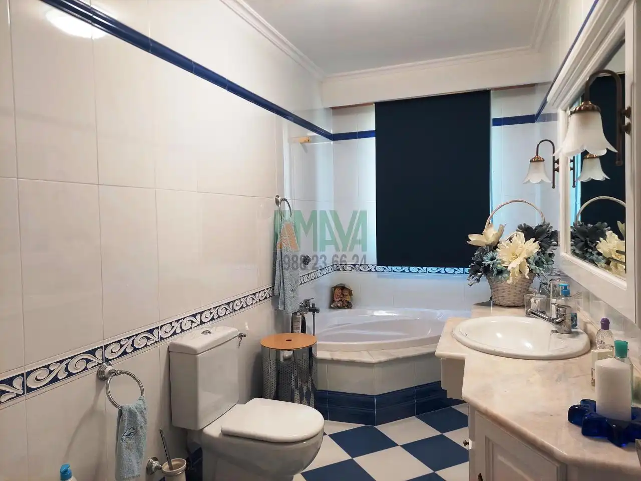 Bany de Casa o xalet en venda en San Cibrao das Viñas amb Calefacció, Jardí privat i Parquet