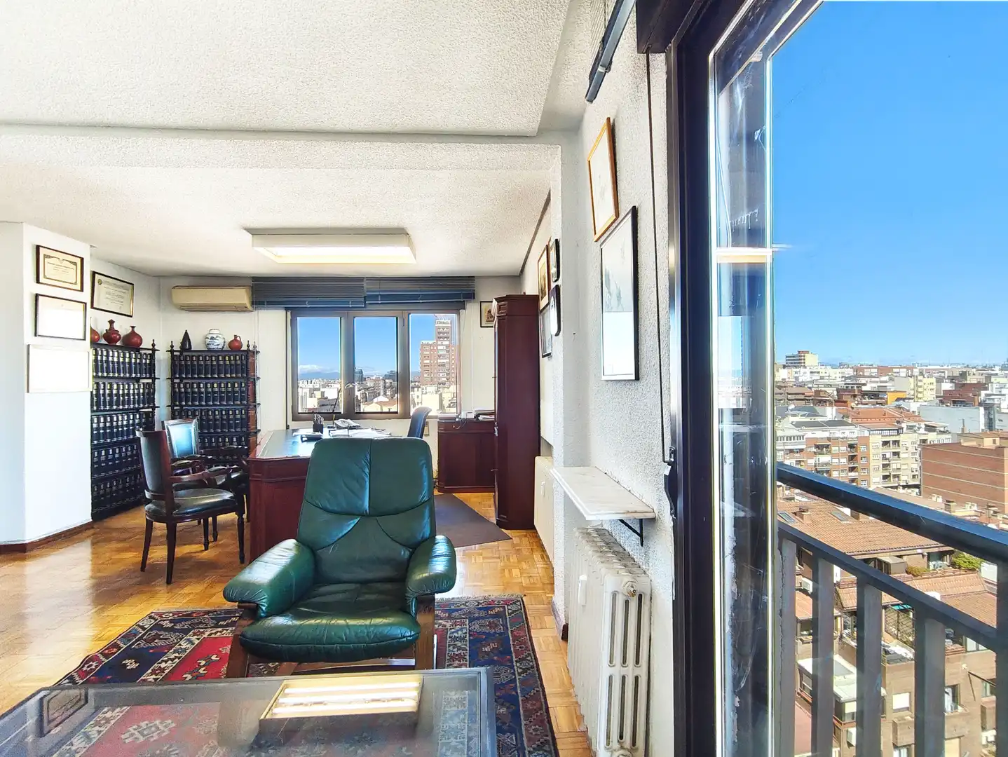 Living room of Flat for sale in Madrid  with Air Conditioner, Heating and Balcony
