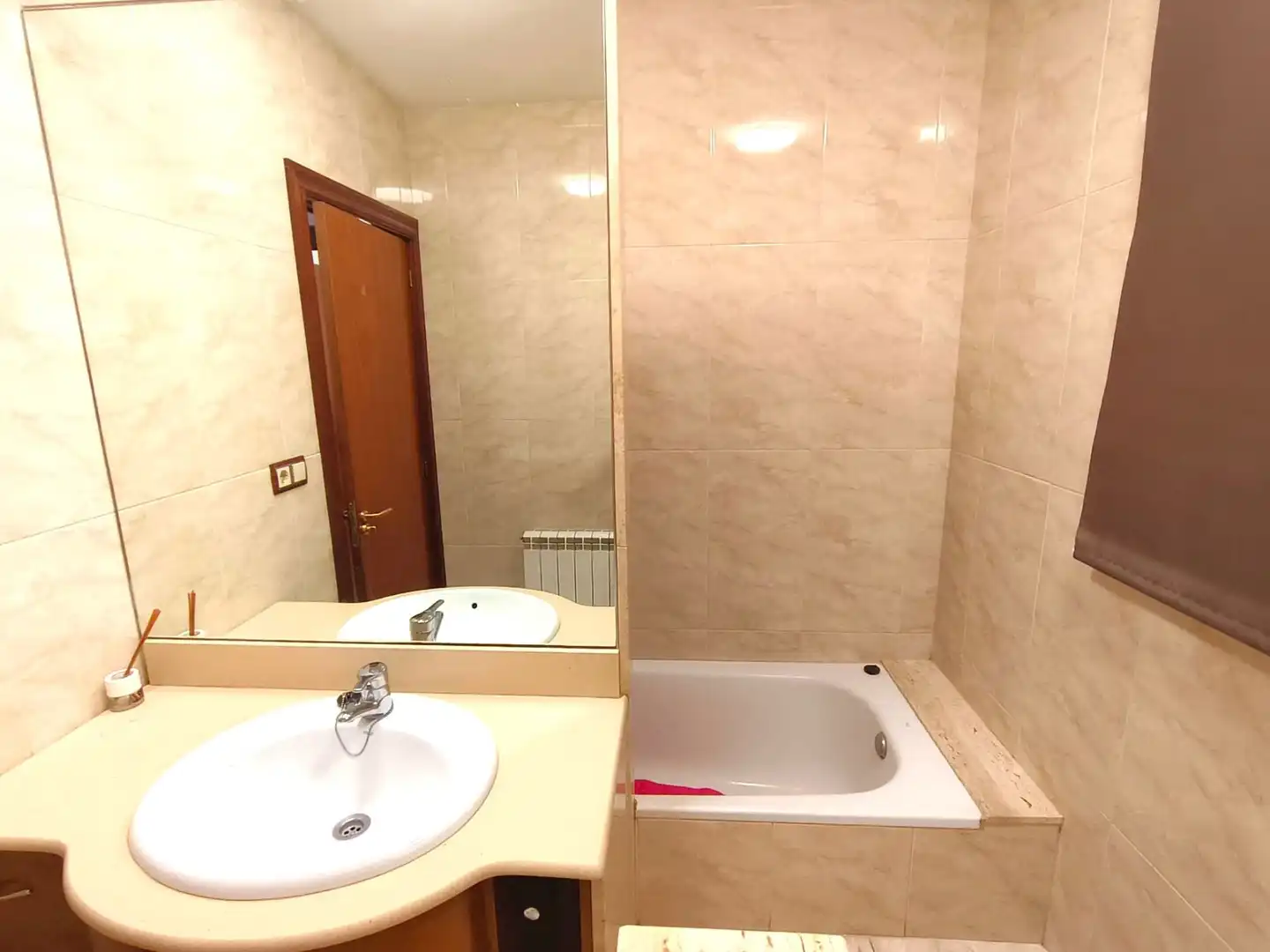 Bathroom of Flat for sale in Valls  with Heating, Terrace and Storage room