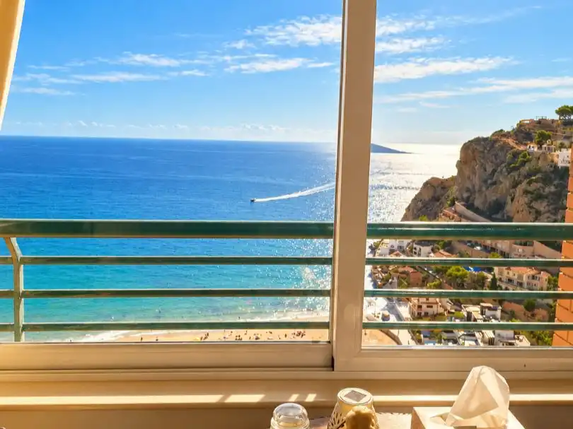 Dormitori de Apartament en venda en Benidorm amb Aire condicionat i Terrassa