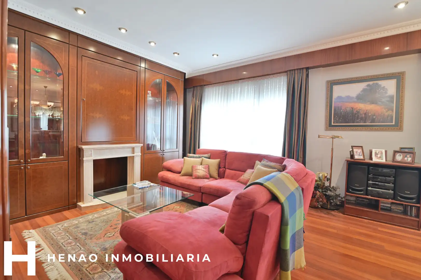 Living room of Flat for sale in Bilbao   with Heating, Parquet flooring and Terrace