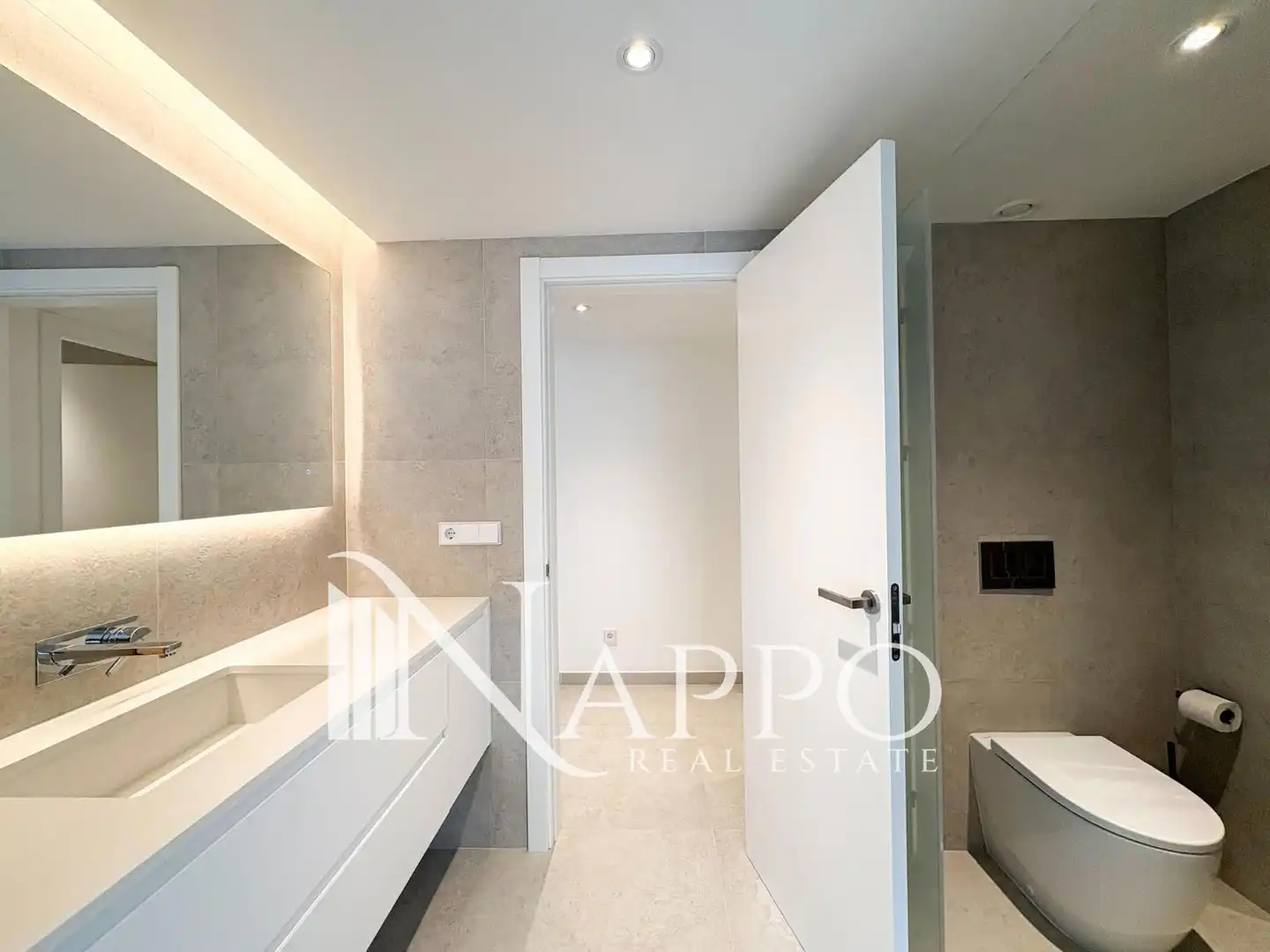Bathroom of Flat for rent in  Palma de Mallorca  with Air Conditioner, Terrace and Swimming Pool