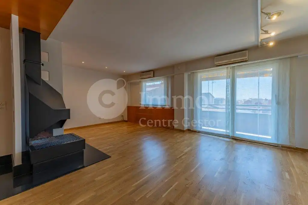 Sala de estar de Dúplex en venta en Lleida con Aire acondicionado, Calefacción y Parquet