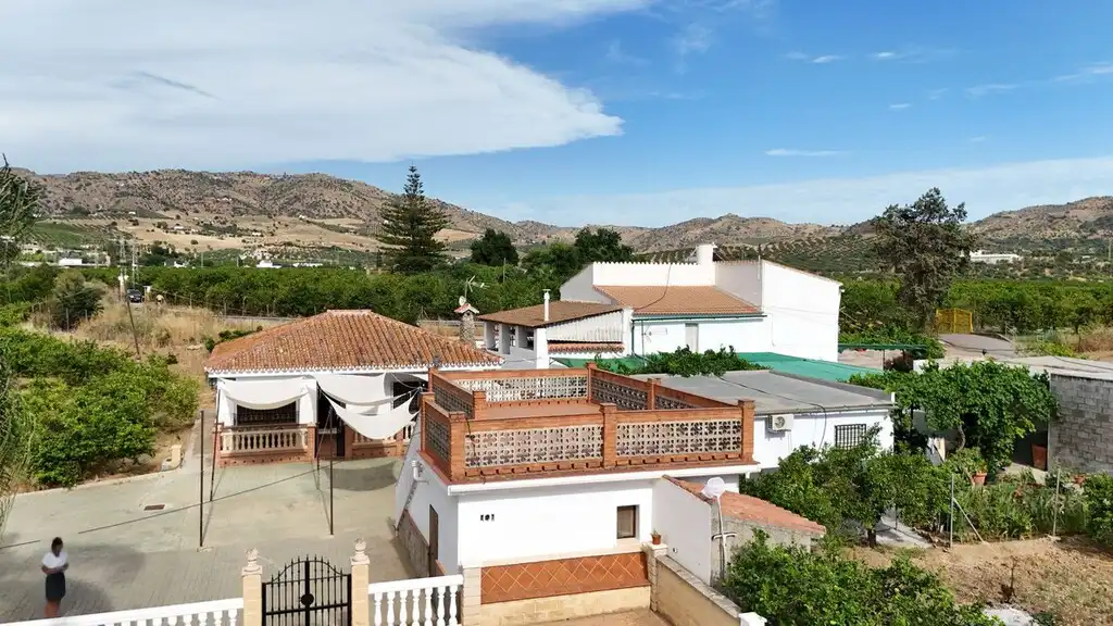 Exterior view of Houses for sale in Álora  with Air Conditioner, Private garden and Terrace