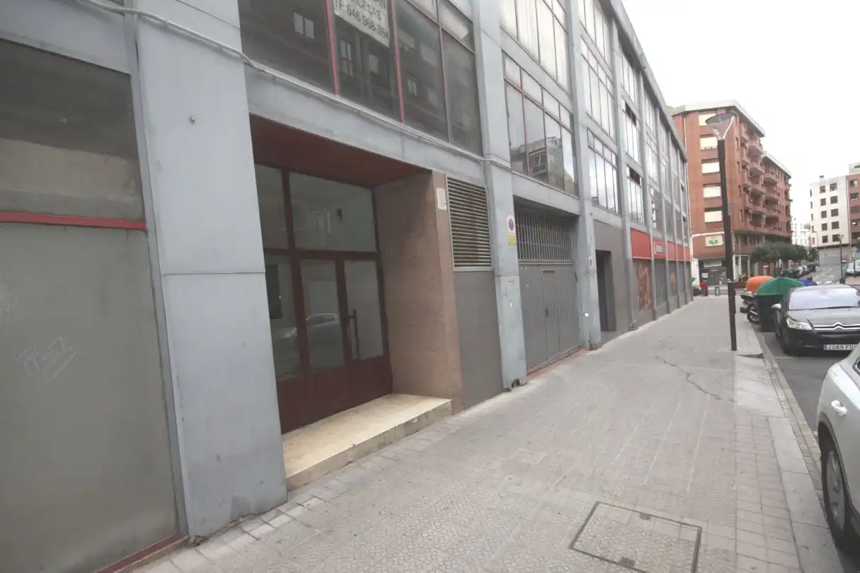 Außenansicht von Garage zum Verkauf in Bilbao 