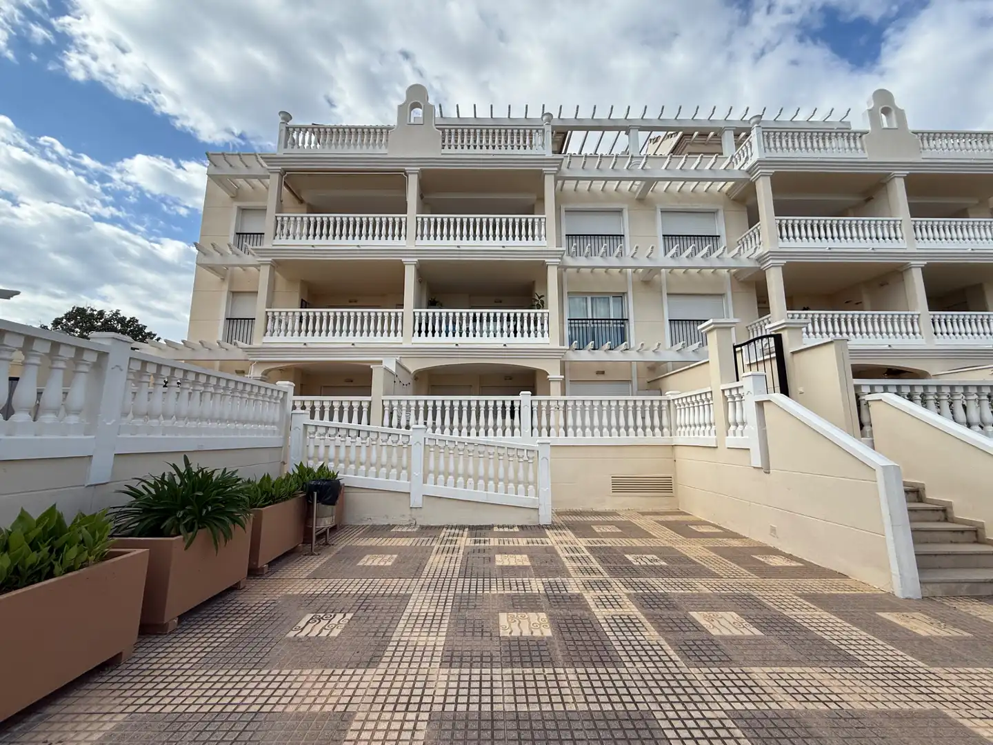 Vista exterior de Apartament en venda en Dénia amb Aire condicionat, Calefacció i Terrassa