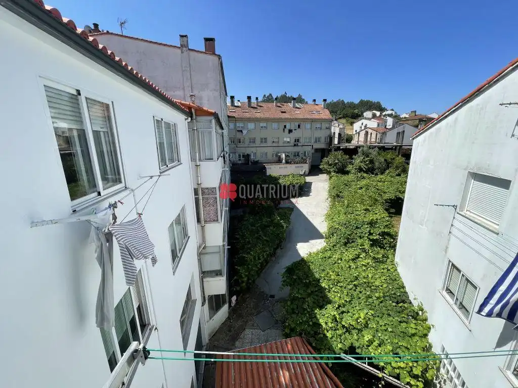 Vista exterior de Pis en venda en Santiago de Compostela 