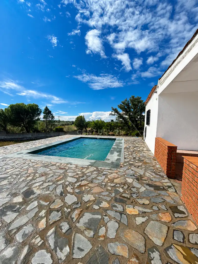 Swimming pool of Houses for sale in Arroyo de la Luz  with Air Conditioner, Private garden and Swimming Pool