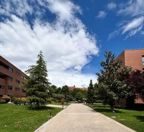 Außenansicht von Wohnung zur Miete in Madrid mit Heizung, Parkett und Terrasse