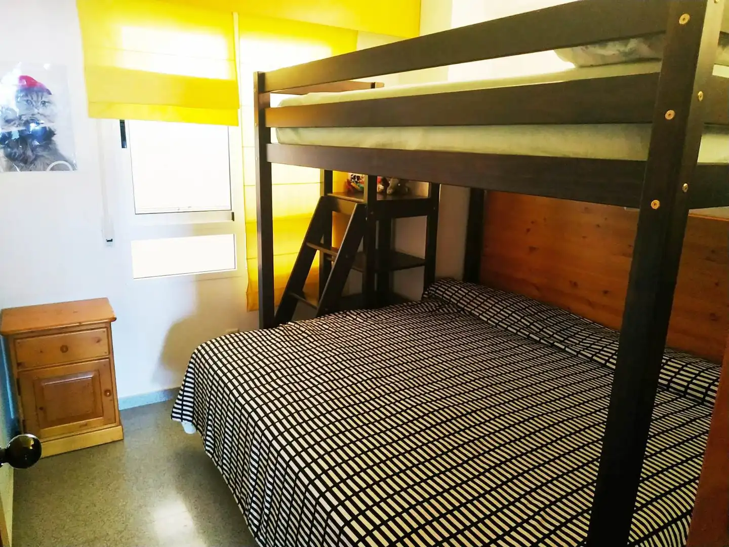 Habitación de Apartamento de alquiler en El Campello con Terraza, Piscina y Amueblado