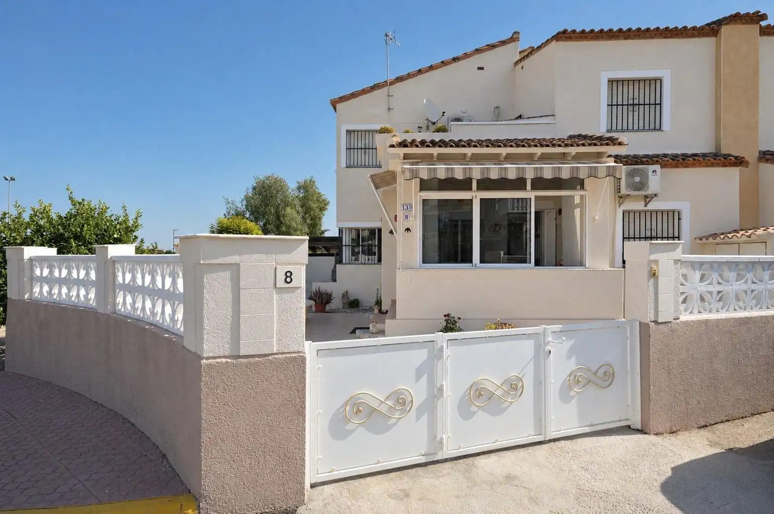 Terraced house with pool for sale in Algorfa