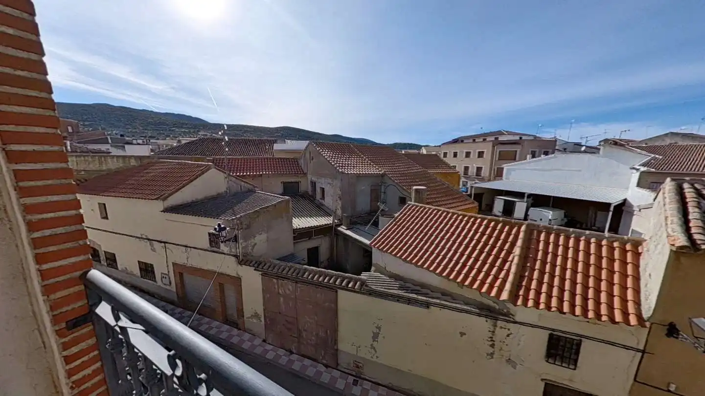 Vista exterior de Piso en venta en Navahermosa con Calefacción, Terraza y Amueblado