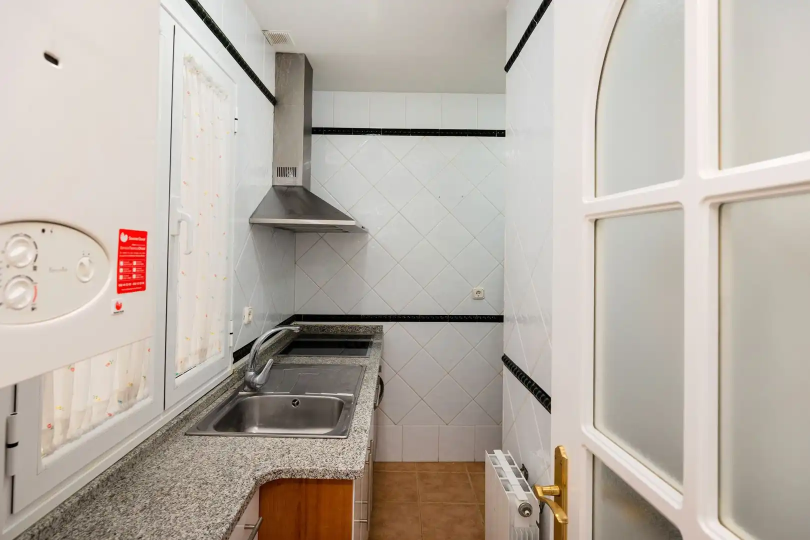 Cocina de Apartamento de alquiler en Granada con Aire acondicionado, Calefacción y Lavadora