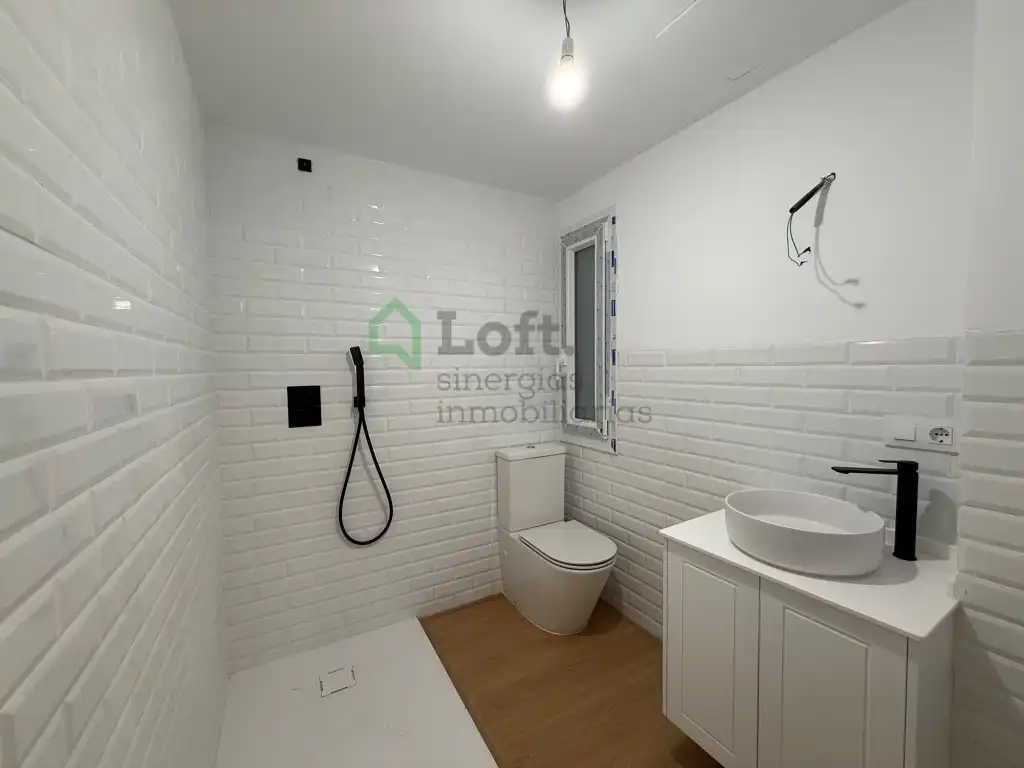 Baño de Piso en venta en Badajoz con Aire acondicionado y Calefacción