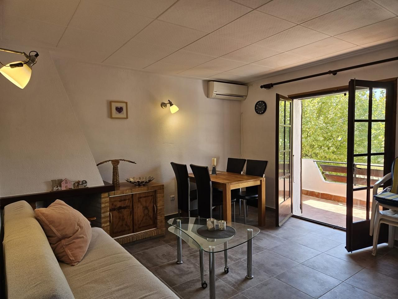 Living room of Flat for sale in Empuriabrava  with Air Conditioner, Terrace and Furnished