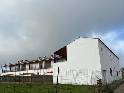 Vista exterior de Casa adosada en venda en Fregenal de la Sierra amb Traster