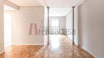 Bedroom of Flat to rent in  Madrid Capital  with Air Conditioner, Heating and Parquet flooring