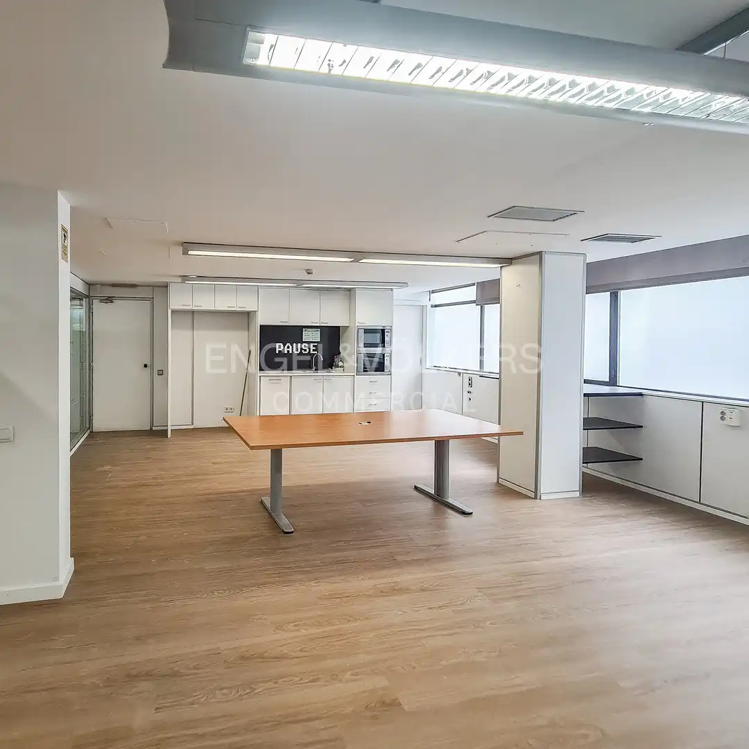 Oficina de lloguer en Barcelona amb Aire condicionat, Calefacció i Moblat