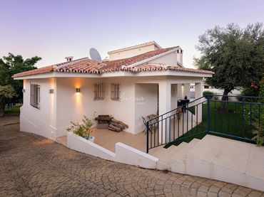 Haus mit Pool zum Verkauf in / Málaga. Calle Jerez. 37