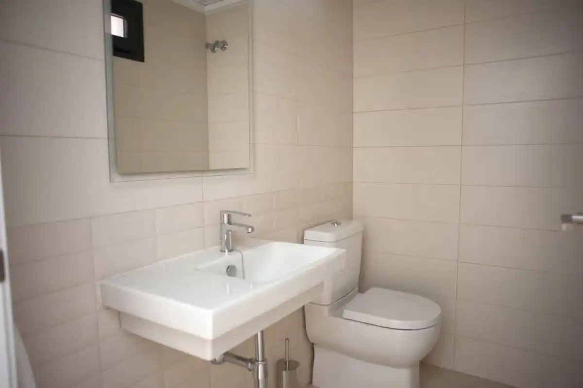 Baño de Piso en venta en Elche / Elx con Aire acondicionado, Jardín privado y Parquet