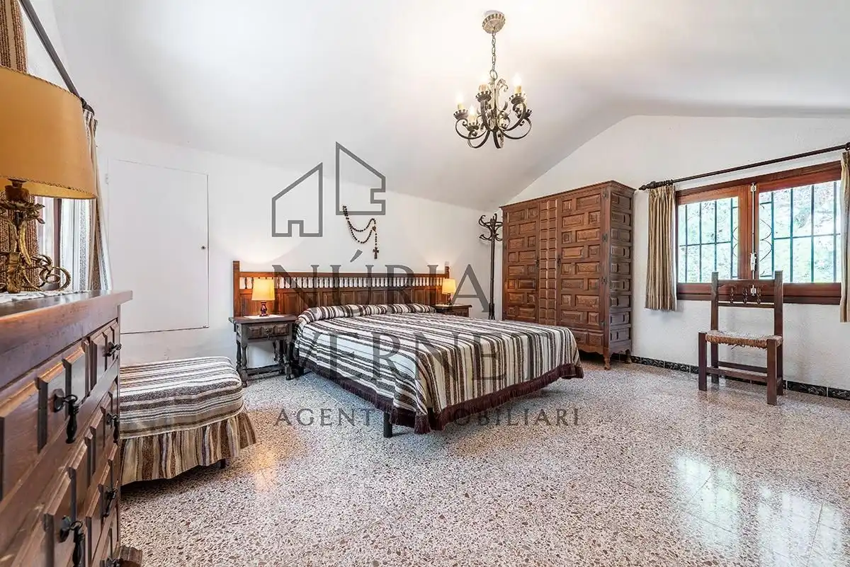 Dormitori de Finca rústica en venda en Les Borges del Camp amb Piscina comunitària