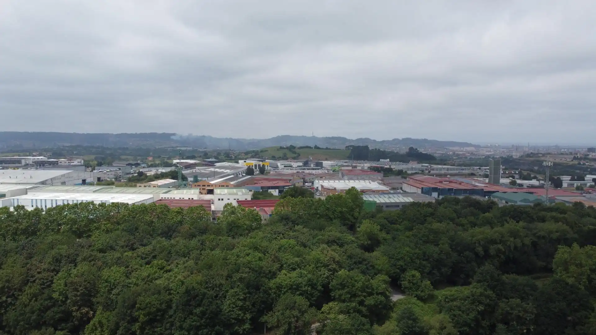 Vista exterior de Casa o xalet en venda en Gijón  amb Calefacció, Jardí privat i Traster