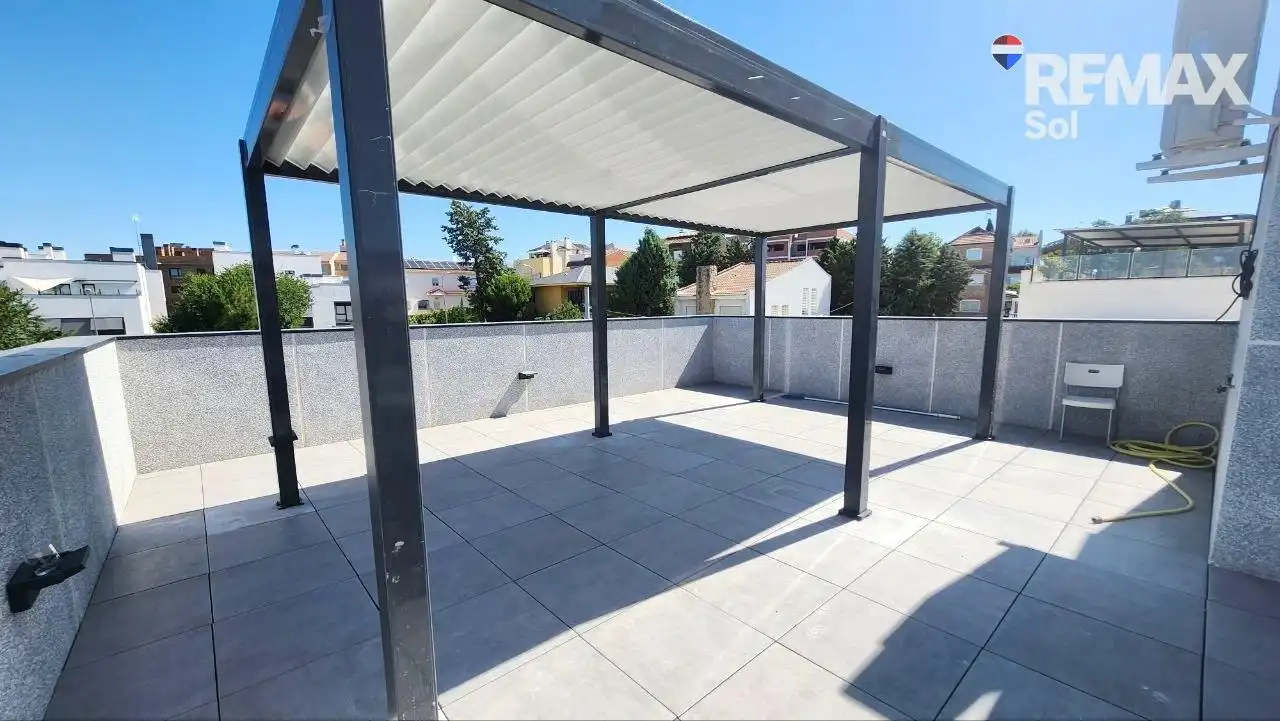 Terrassa de Pis de lloguer en Madrid amb Aire condicionat, Calefacció i Moblat