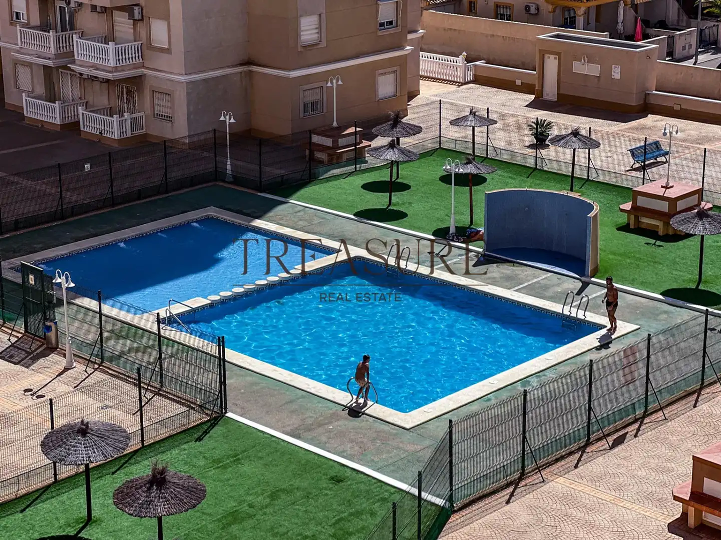 Swimming pool of Flat for sale in Cartagena  with Air Conditioner, Furnished and Balcony