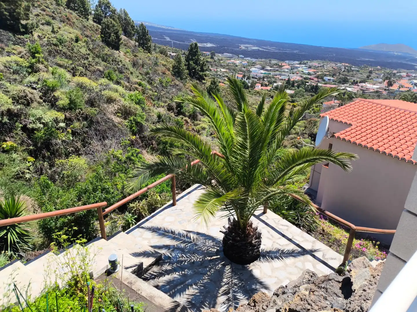 Vista exterior de Casa o xalet en venda en El Paso amb Aire condicionat, Calefacció i Jardí privat