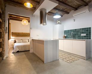 Kitchen of Flat to rent in  Barcelona Capital  with Air Conditioner, Heating and Alarm