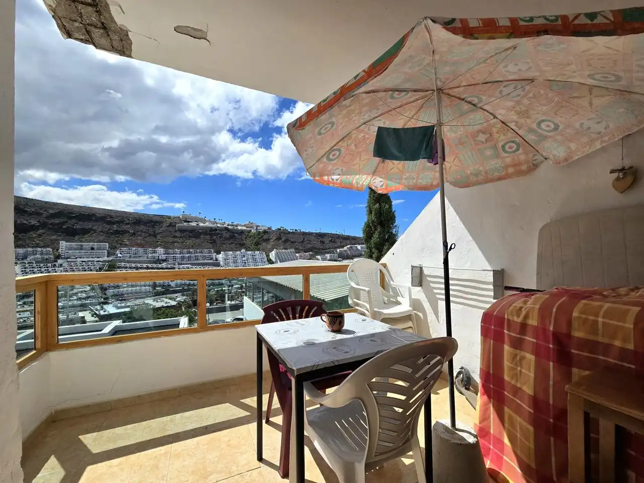 Terrassa de Apartament en venda en Mogán amb Moblat, Balcó i Piscina comunitària