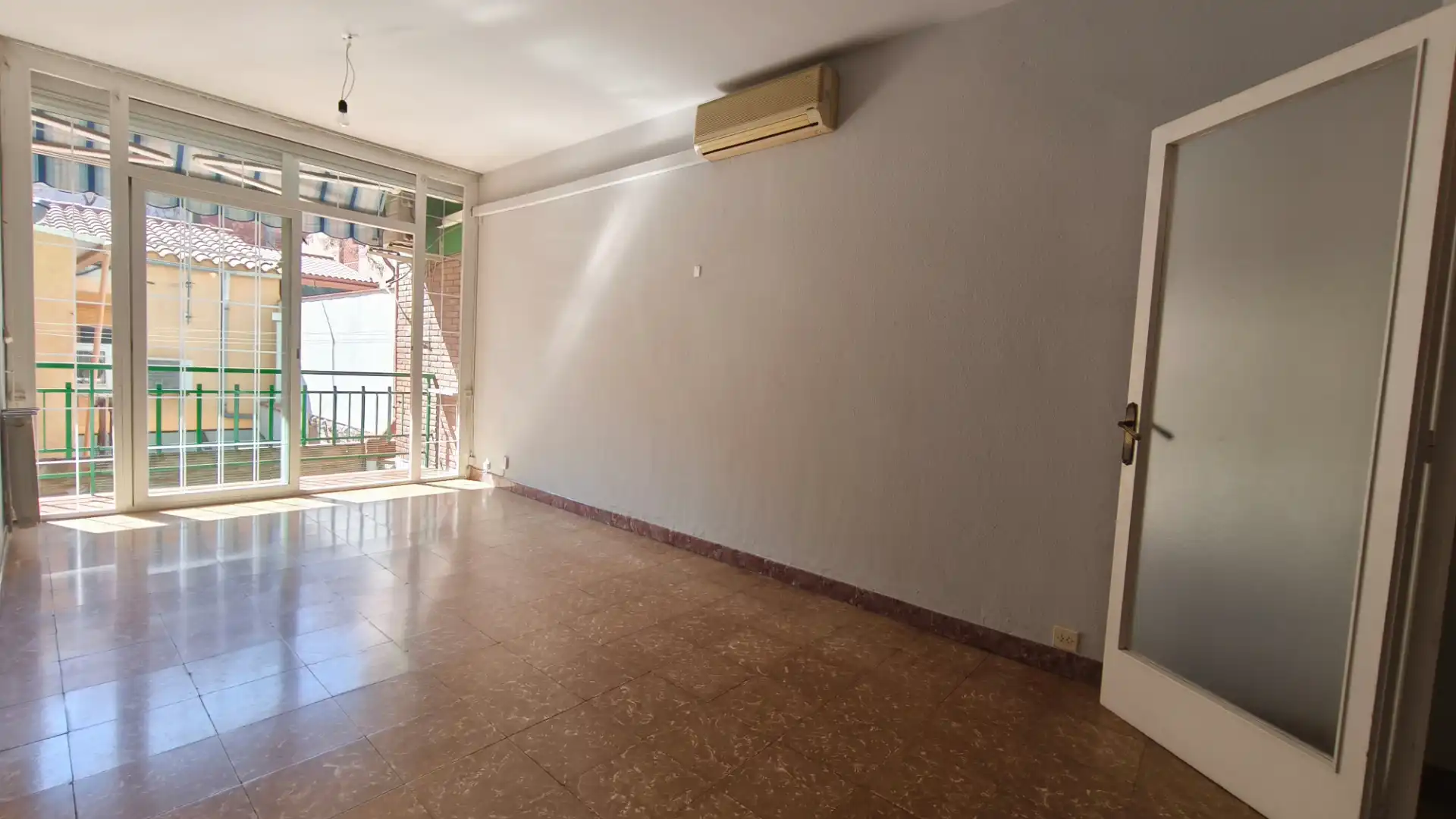 Living room of Flat for sale in  Barcelona Capital  with Air Conditioner and Balcony