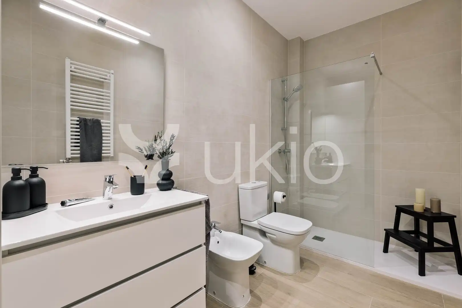 Bathroom of Apartments for rent in Barcelona  with Air Conditioner, Heating and Terrace