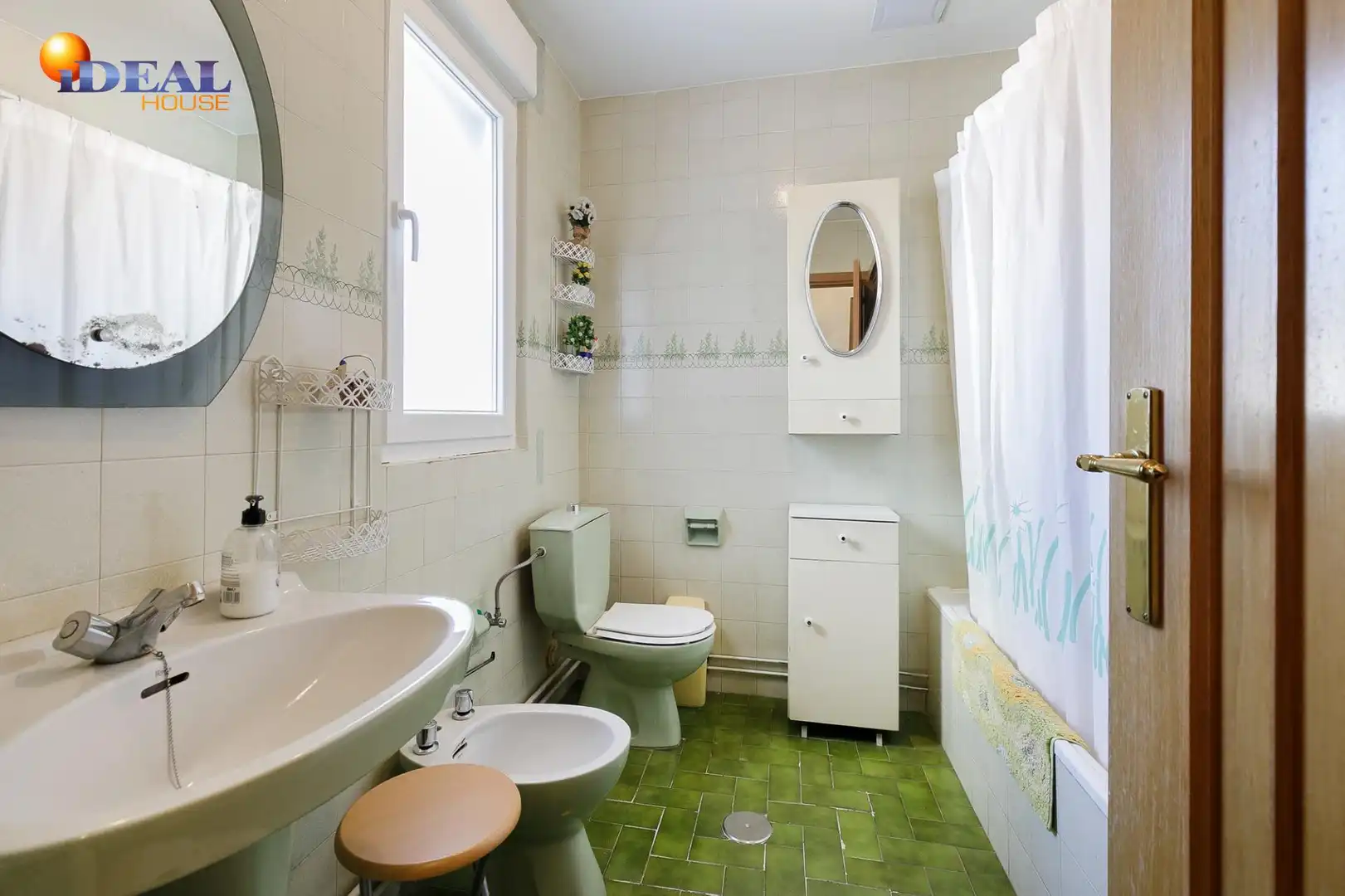 Bathroom of Houses for sale in Granada