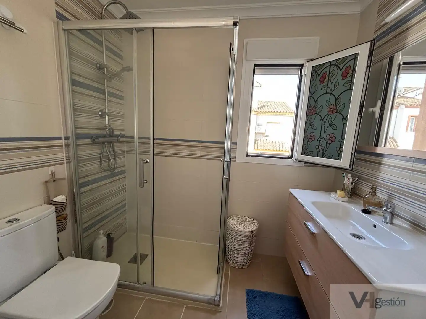 Bany de Casa o xalet en venda en Villamartín amb Terrassa i Piscina comunitària