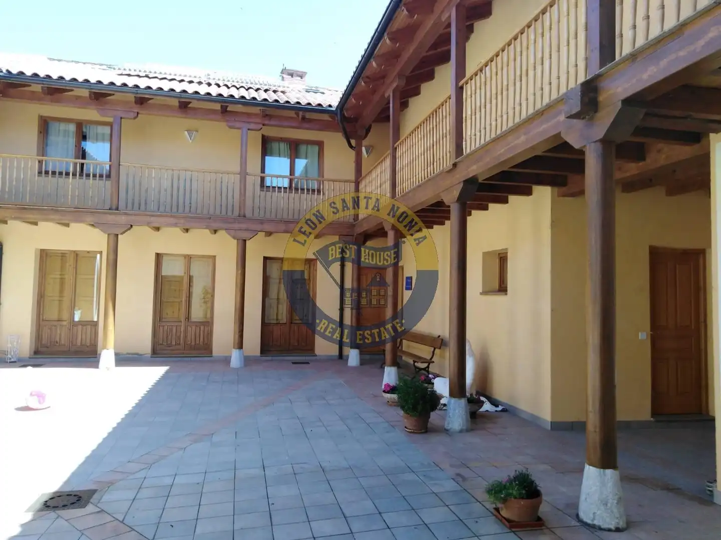 Houses for sale in Villaquilambre  with Heating, Private garden and Terrace