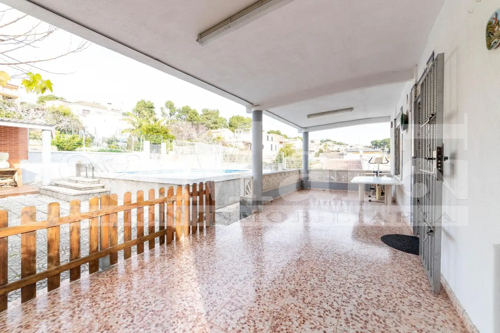 Vista exterior de Casa o xalet en venda en Bellvei amb Jardí privat, Terrassa i Piscina