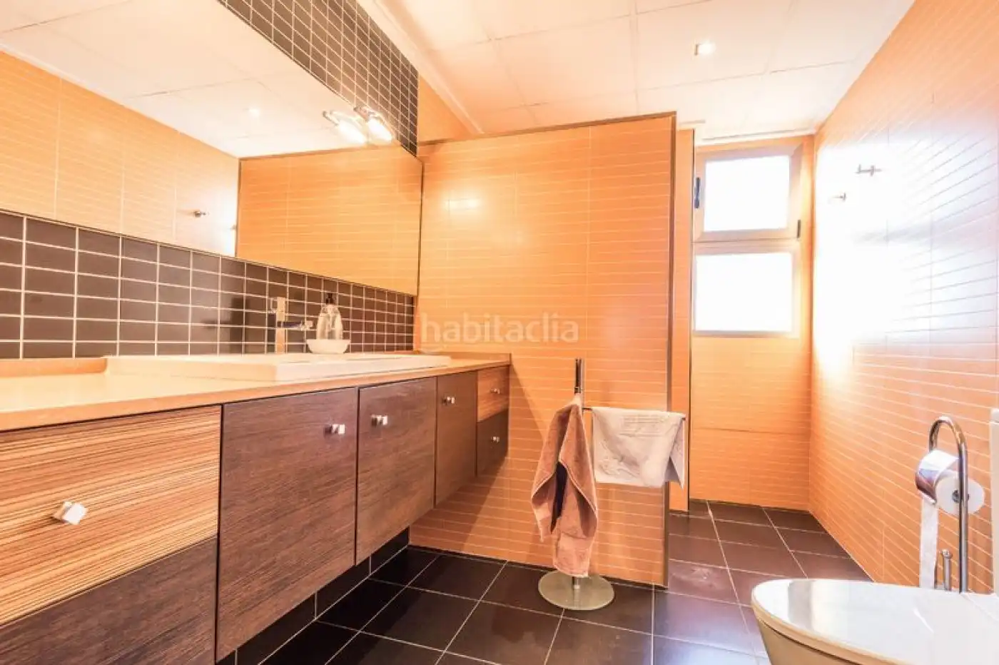 Bathroom of Houses for sale in L'Alcúdia  with Air Conditioner, Private garden and Parquet flooring