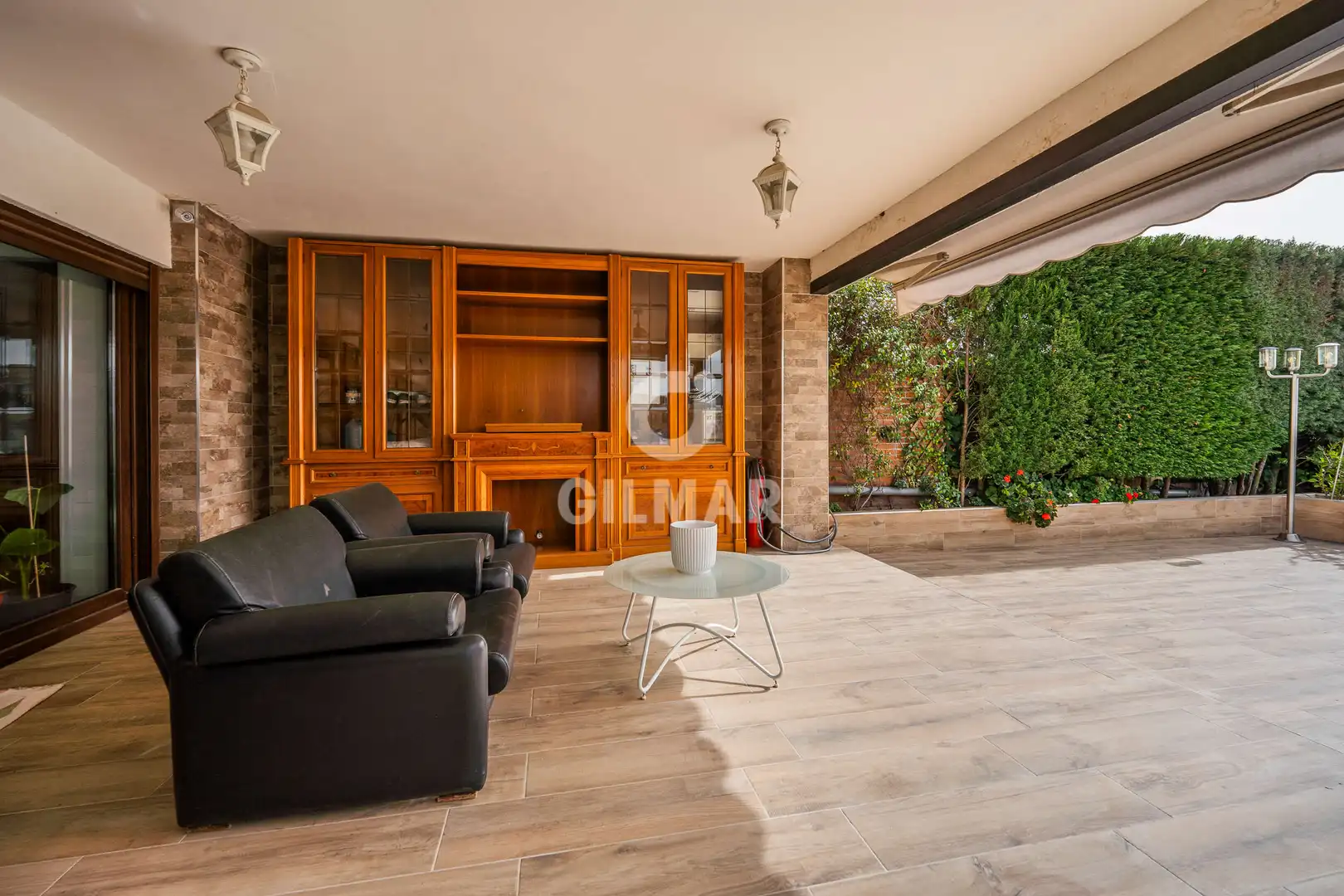 Terrassa de Casa adosada en venda en Madrid amb Calefacció, Jardí privat i Piscina