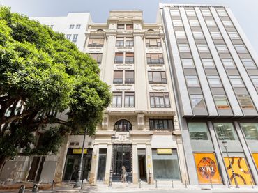 Local comercial de lloguer a C. del Pintor Sorolla