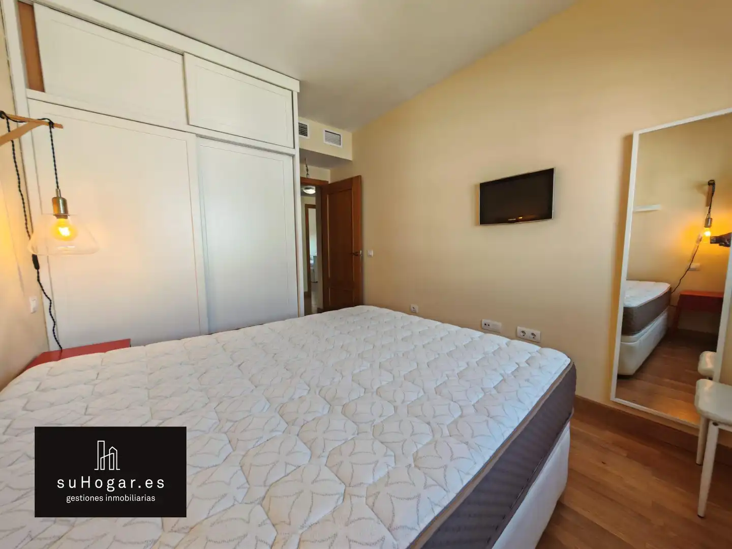 Schlafzimmer von Wohnung zur Miete in Badajoz mit Klimaanlage, Terrasse und Abstellraum