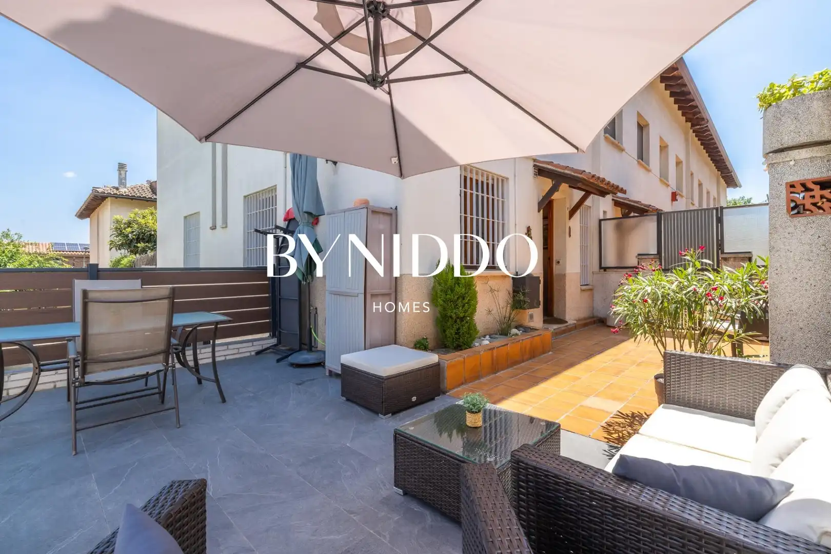 Terraza de Casa adosada en venta en Sant Cugat del Vallès con Aire acondicionado, Calefacción y Jardín privado