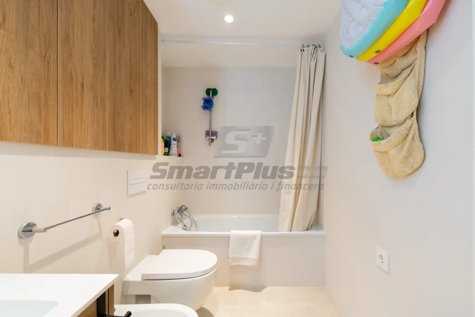 Baño de Ático en venta en Barcelona con Aire acondicionado, Calefacción y Parquet
