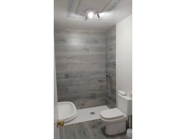 Appartamento con balcone in vendita a Centro