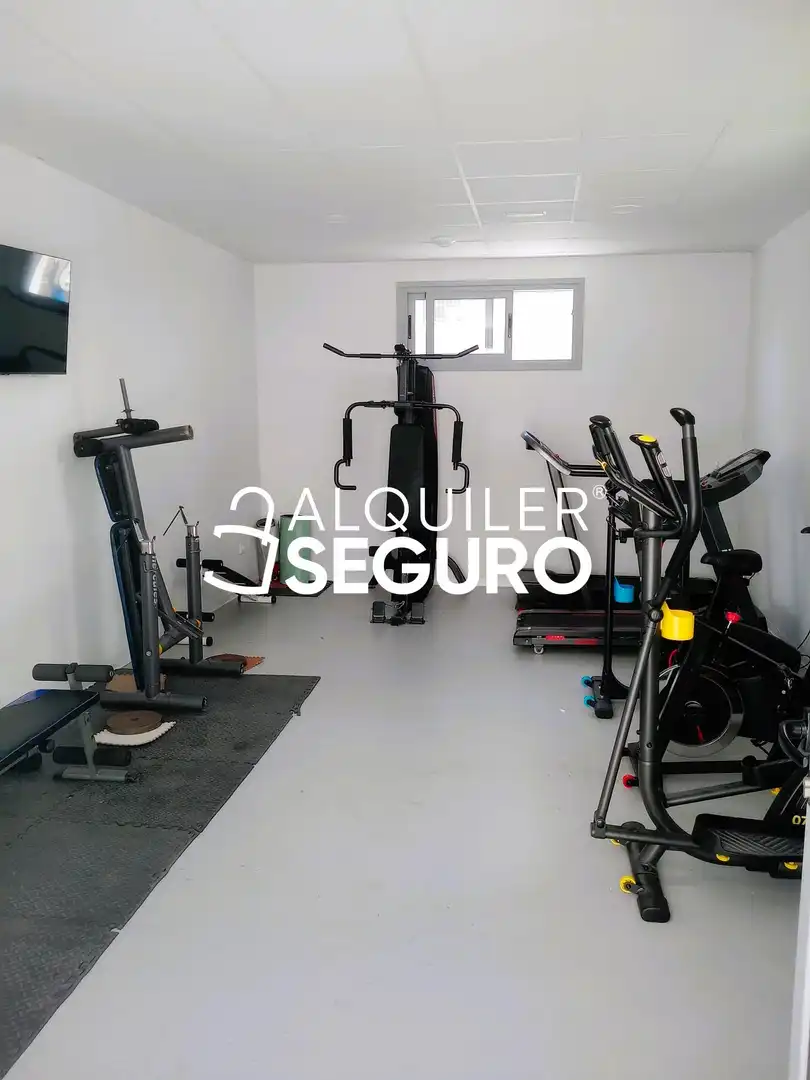 Attic for rent in Arroyo de la Encomienda  with Heating, Terrace and Storage room