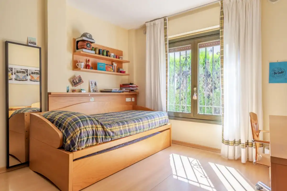 Dormitori de Casa o xalet en venda en La Zubia amb Aire condicionat, Calefacció i Jardí privat