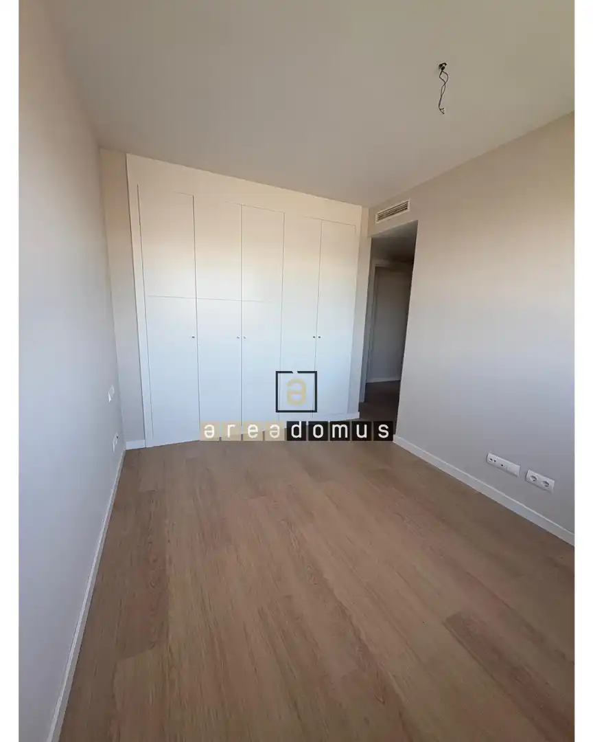 Habitación de Piso en venta en Sant Feliu de Llobregat con Calefacción, Jardín privado y Piscina